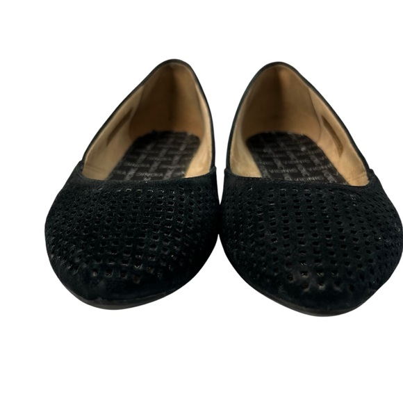 Vionic Posey Black Suede Perforated Pointed Toe Flats Women's Size 6.5 - Picture 6 of 11